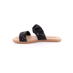 Chinelo MOLECA