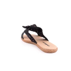 Chinelo MOLECA