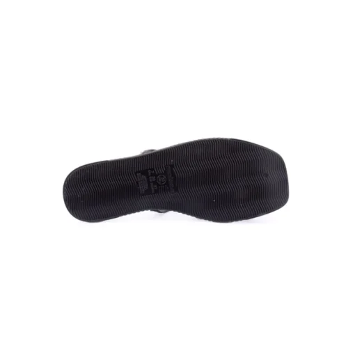Chinelo MOLECA