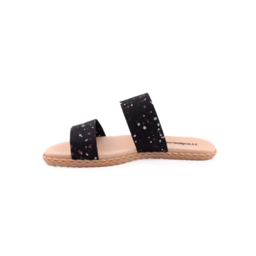 Chinelo MOLECA