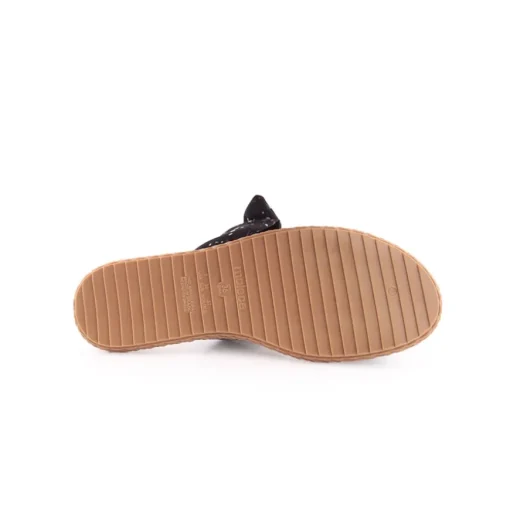 Chinelo MOLECA