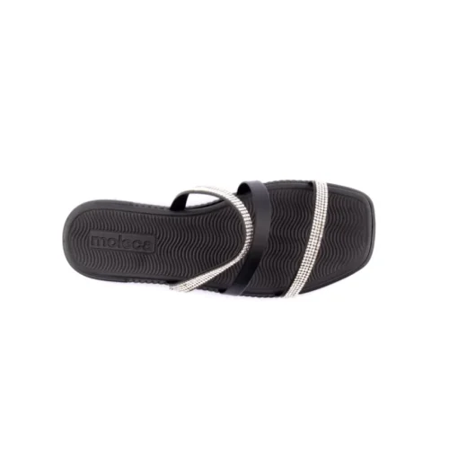 Chinelo MOLECA