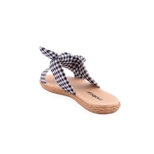Chinelo MOLECA