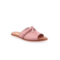 Chinelo MOLECA