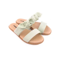 Chinelo MOLECA