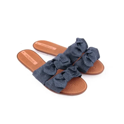Chinelo MOLECA