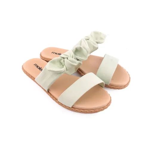 Chinelo MOLECA