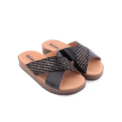 Chinelo WALKWELL