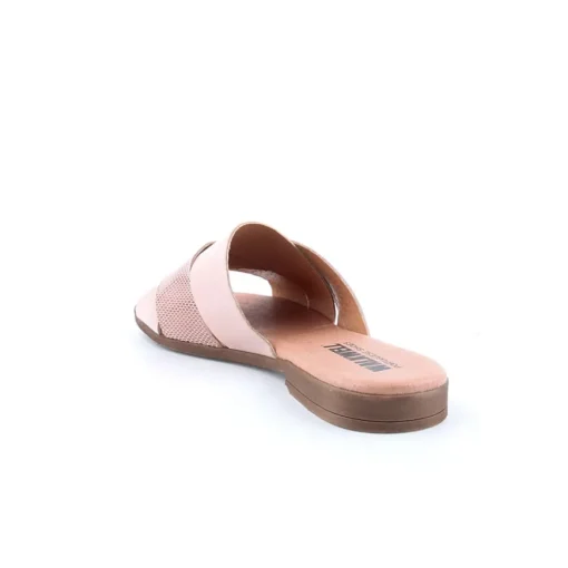 Chinelo WALKWELL