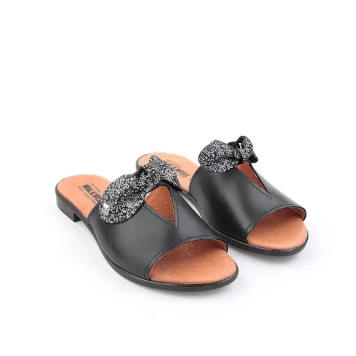 Chinelo WALKWELL