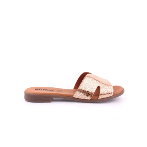 Chinelo WALKWELL