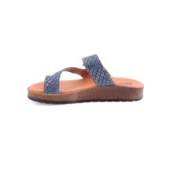 Chinelo WALKWELL