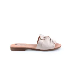 Chinelo WALKWELL