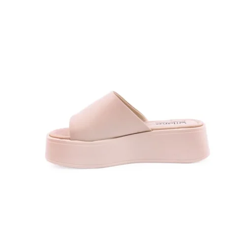 Chinelo WILANO