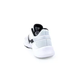 Sapatilha NIKE Legend Essential 2