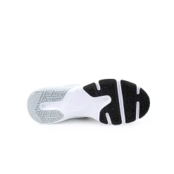 Sapatilha NIKE Legend Essential 2