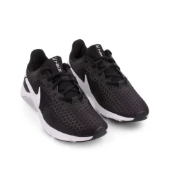 Sapatilha NIKE Legend Essential 2