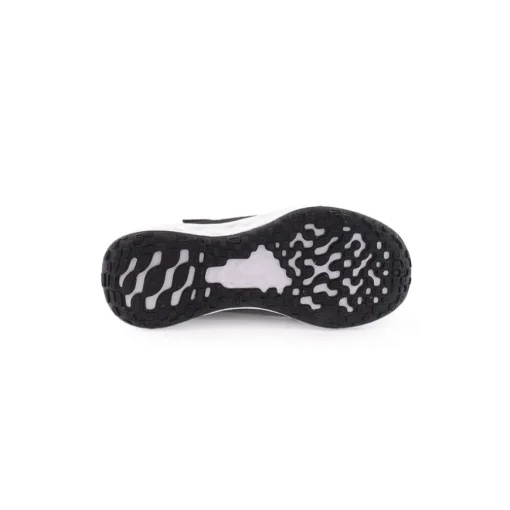 Sapatilha Nike Revolution 6