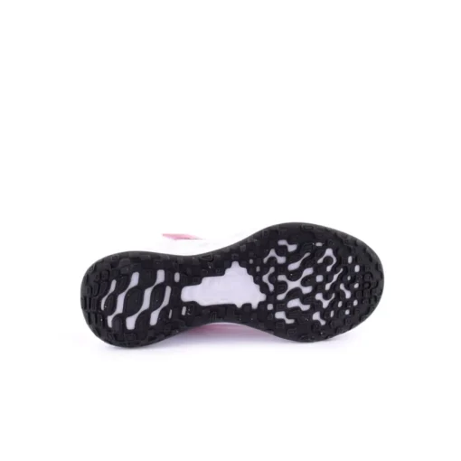 Sapatilha NIKE Revolution 6