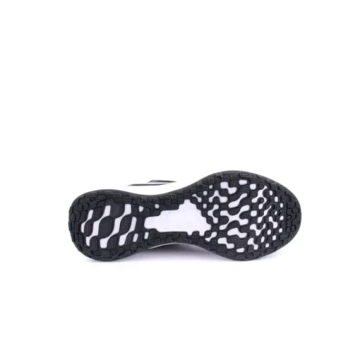 Sapatilha NIKE Revolution 6