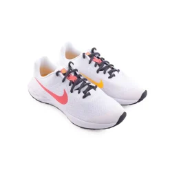Sapatilha Nike Revolution 6