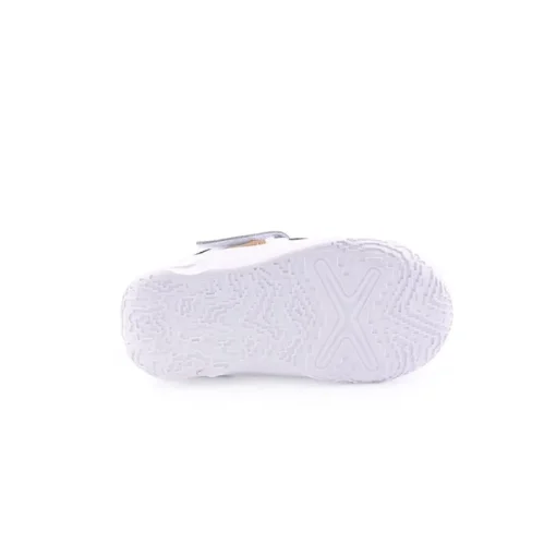 Sapatilha NIKE Team Hustle D 10