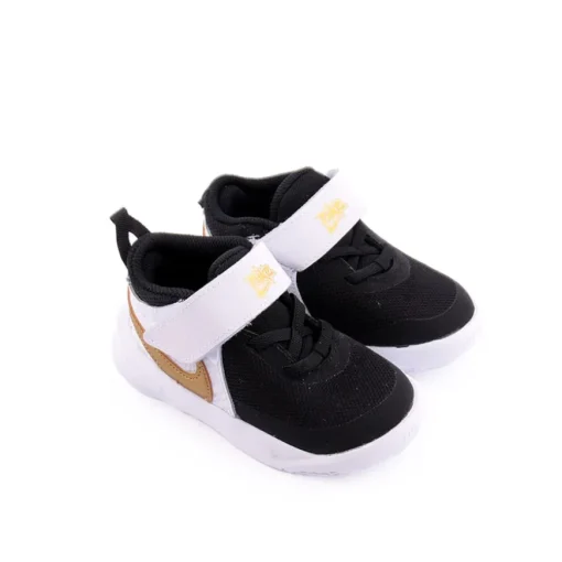 Sapatilha NIKE Team Hustle D 10